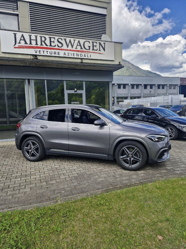 Mercedes-Benz GLA 250 4 Matic Premium (224 CV +14 )