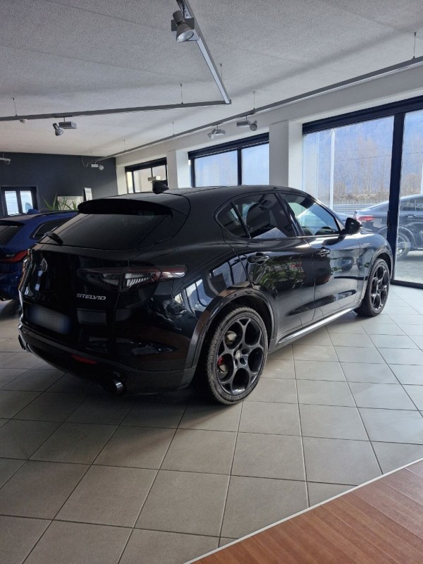 Alfa Romeo Stelvio 2.2 Td (210 CV) Competizione